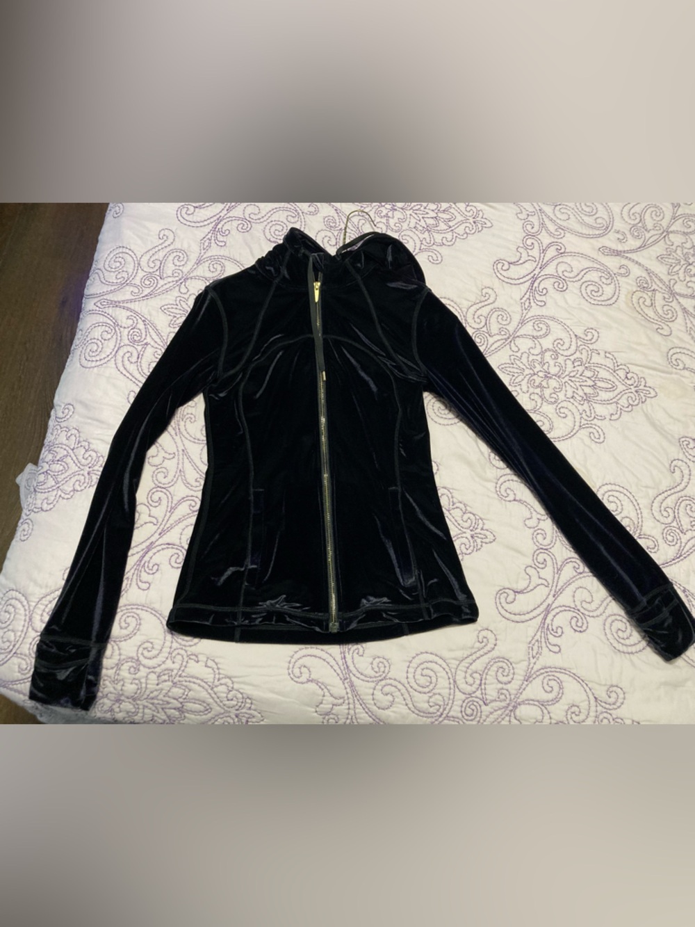 Lululemon Velvet Outfit - Size 6 - Picture 9 of 10